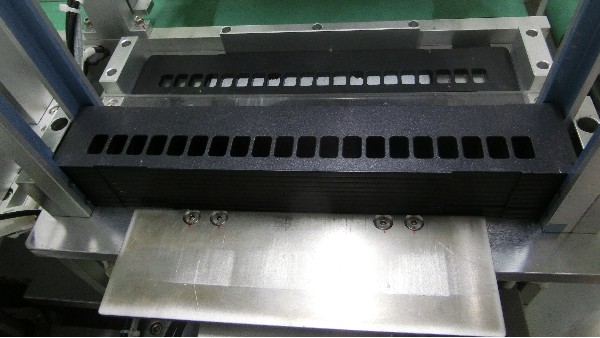 全自動點膠機